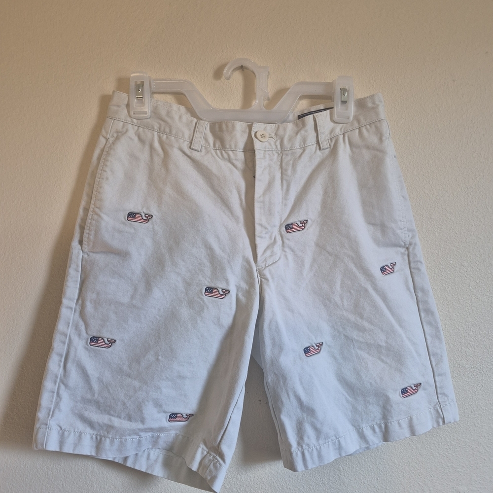 Vineyard Vines White Shorts with Flag Embroidery